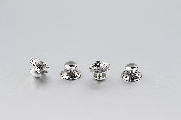 lingual-button-bondable-with-holes